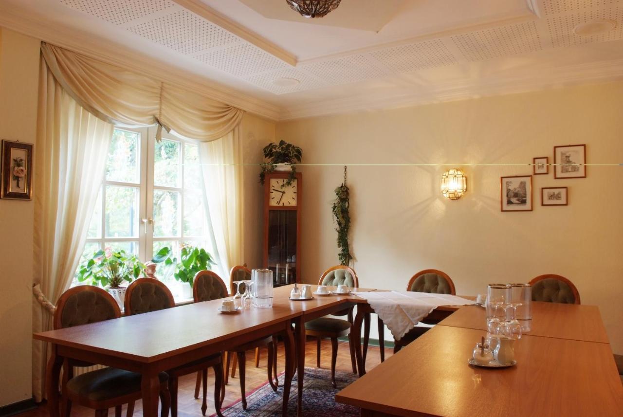Hotel Waldquelle Аурих Экстерьер фото