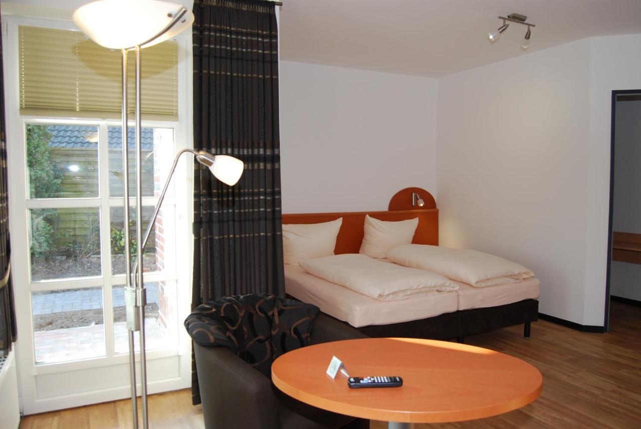 Hotel Waldquelle Аурих Экстерьер фото