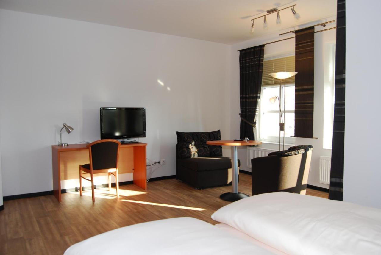 Hotel Waldquelle Аурих Экстерьер фото